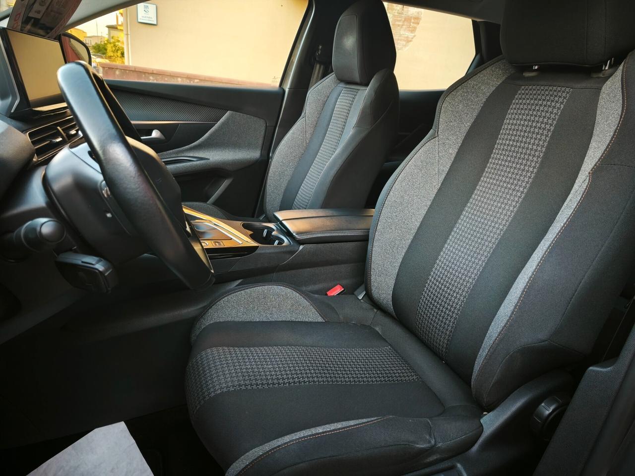 Peugeot 3008 HDi 130 CV Allure Navi Virtual Camera