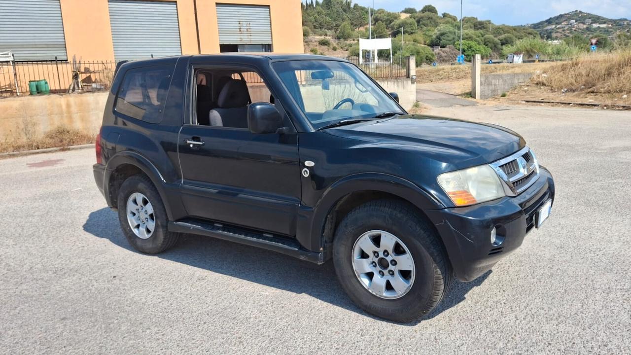 Mitsubishi Pajero 3.2 DI-D 16V 3p. Intense DPF