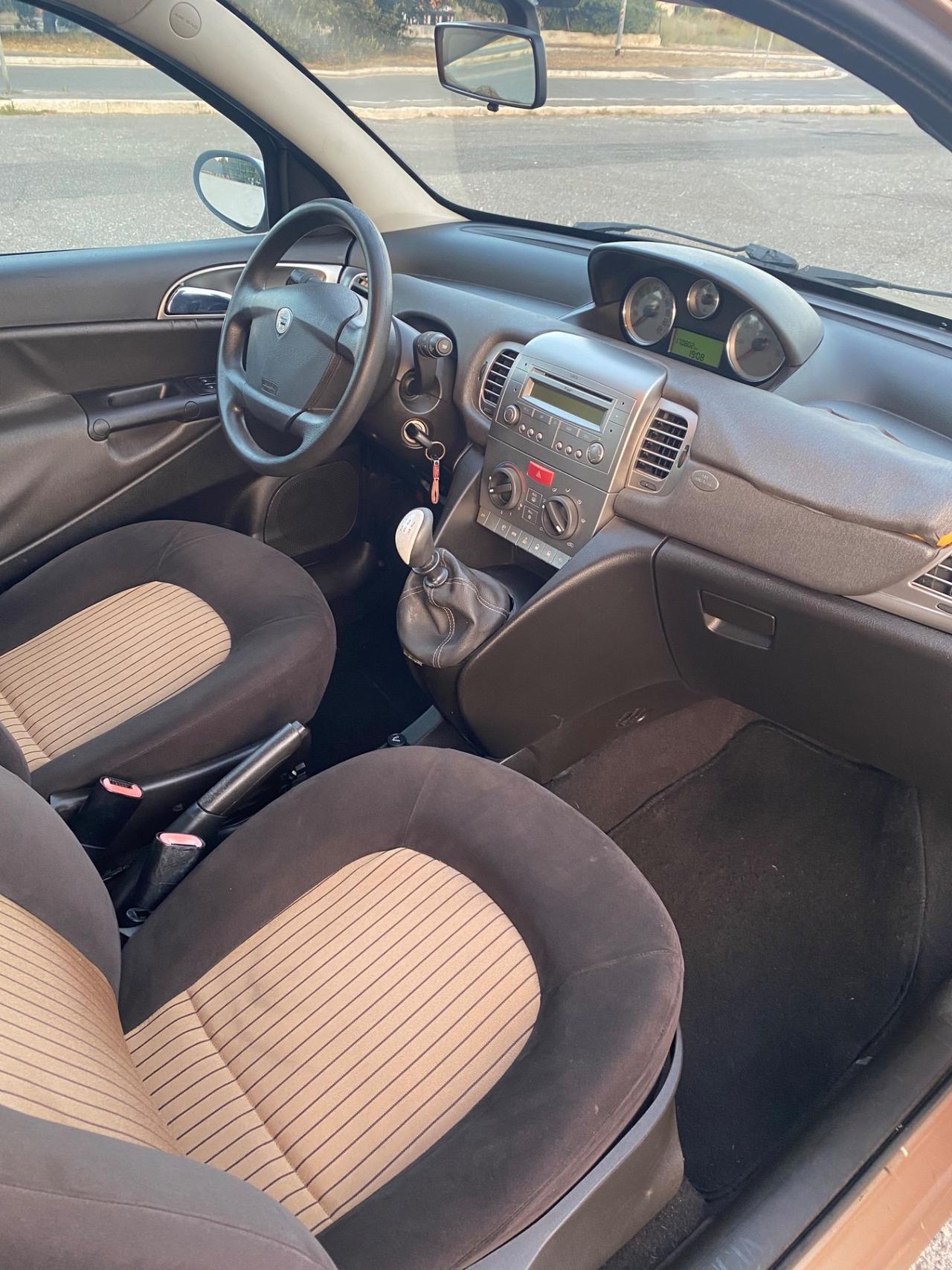 Lancia Ypsilon 1.2 Oro Giallo