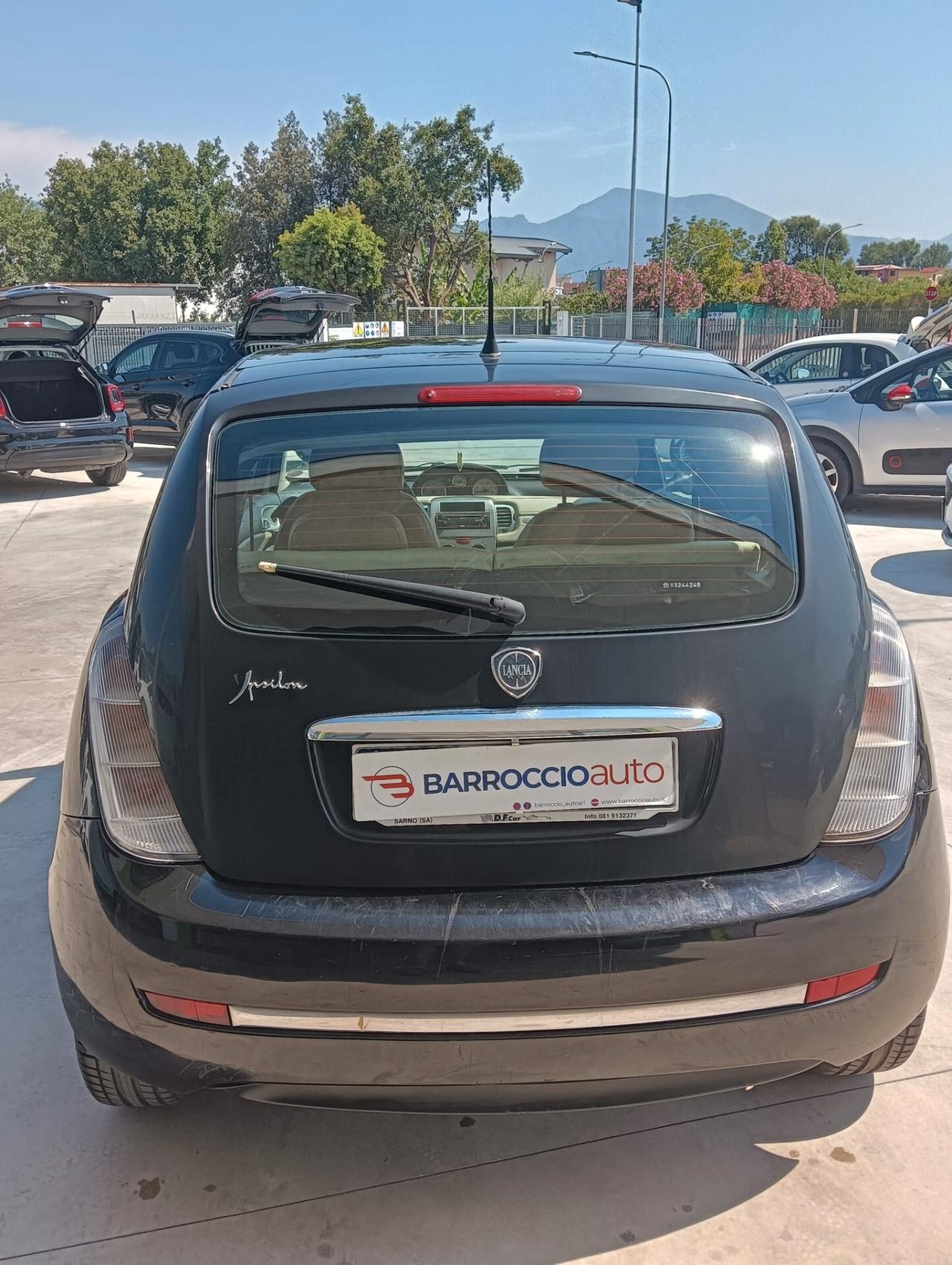 Lancia Ypsilon 1.3 MJT 75 CV Platino