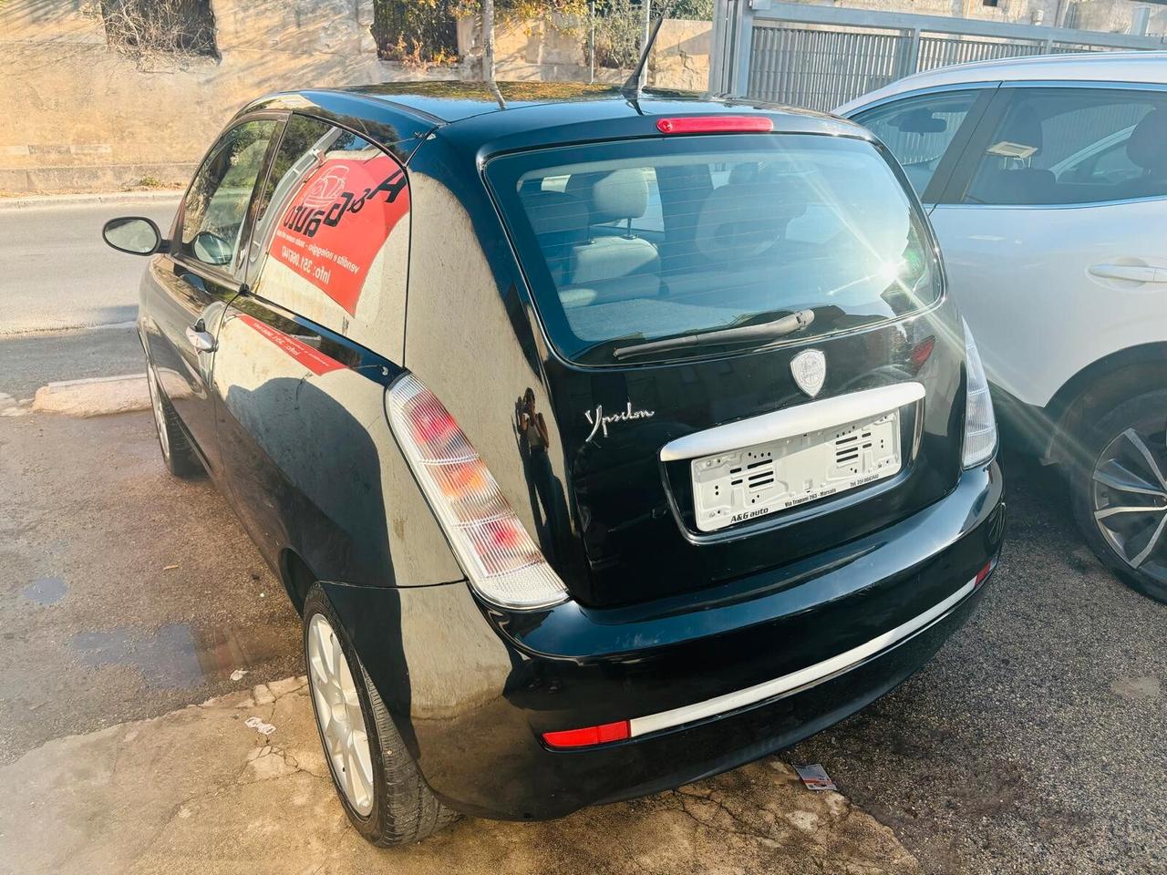 Lancia Ypsilon 1.2 Argento