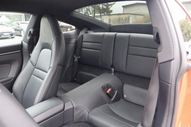 PORSCHE 911 992 Carrera 4 GTS Orange Lava