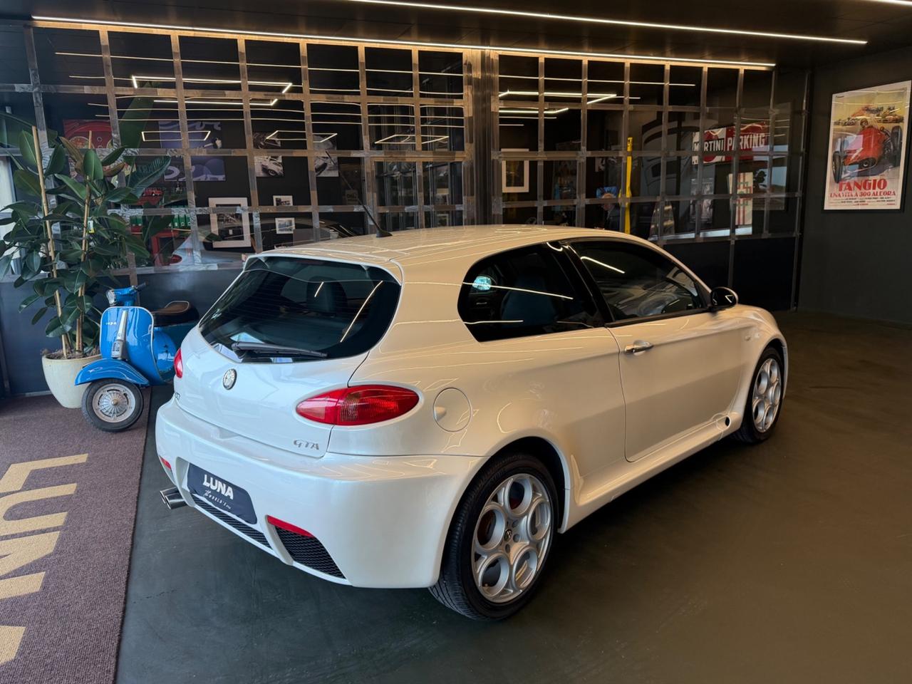 Alfa Romeo 147 3.2i V6 24V cat Selespeed 3 porte GTA