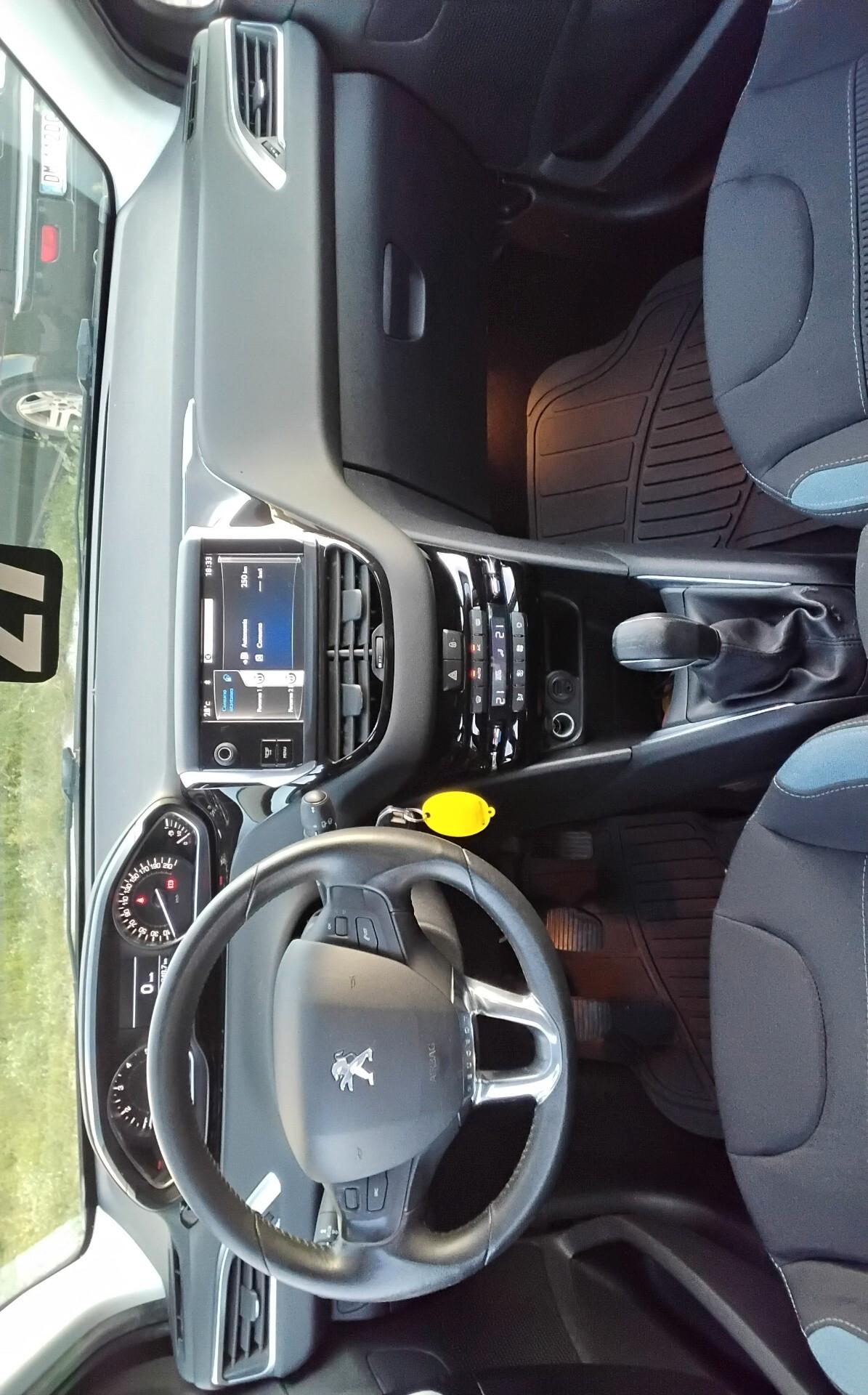 Peugeot 208 1.4 HDi 68 CV 5 porte Active