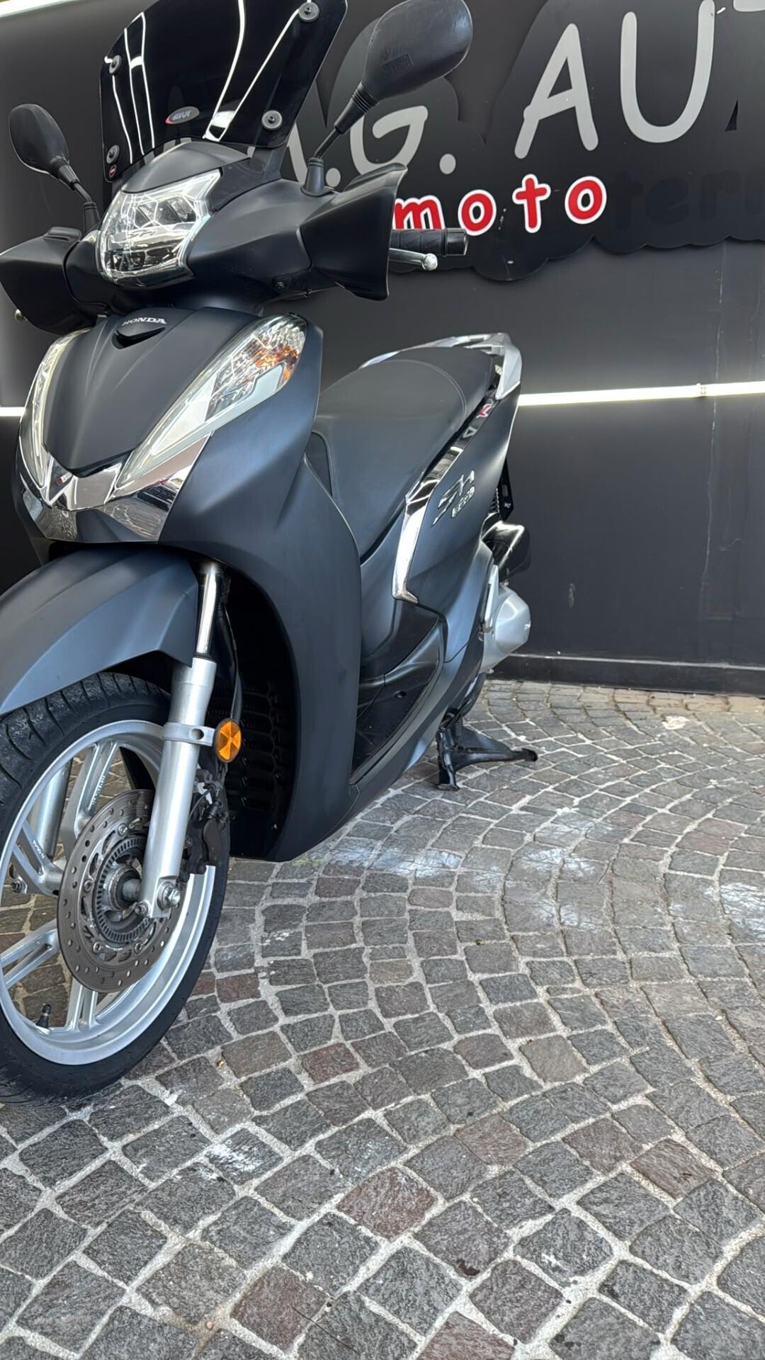Honda SH 300 Base