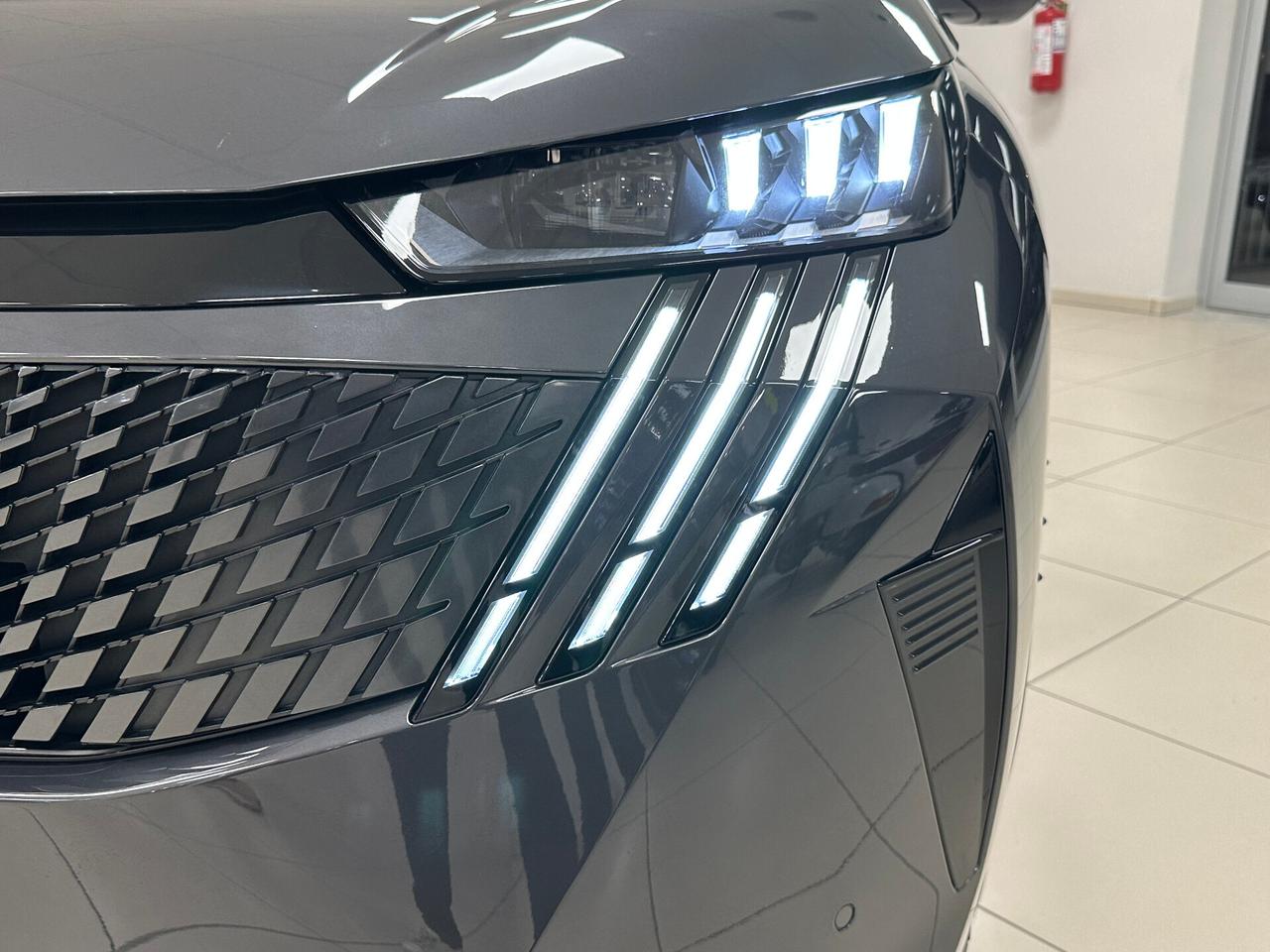 Peugeot 3008 Hybrid 145 e-DCS6 GT - 2025