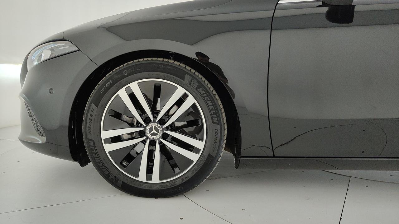 Mercedes-Benz Classe A - W177 2018 - A 180 d Sport auto