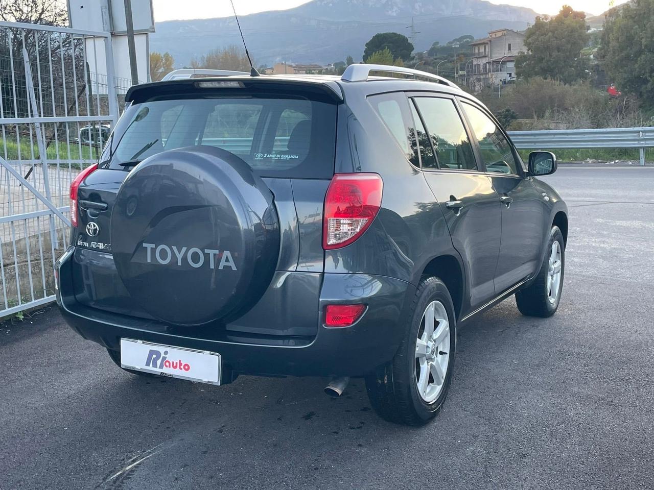 Toyota RAV 4 RAV4 2.2 D-4D 136 CV Sol