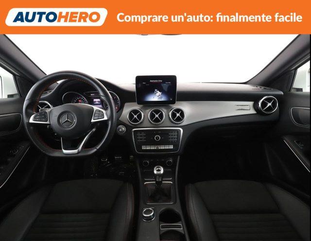 MERCEDES-BENZ GLA 180 Premium