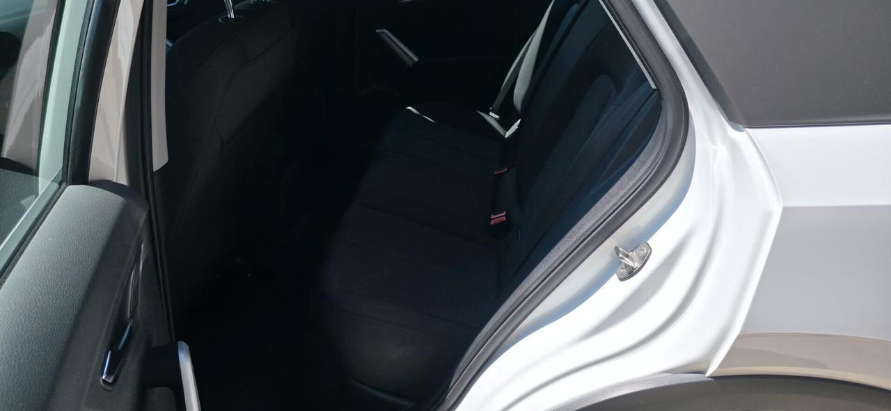 Audi Q2 30 TDI Business