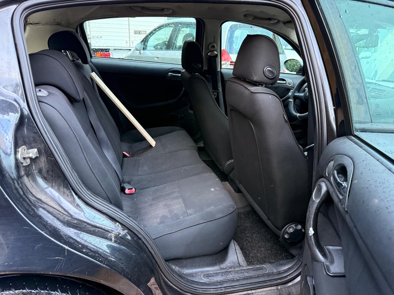 Alfa Romeo 147 1.9 JTD (120) 5 porte Distinctive