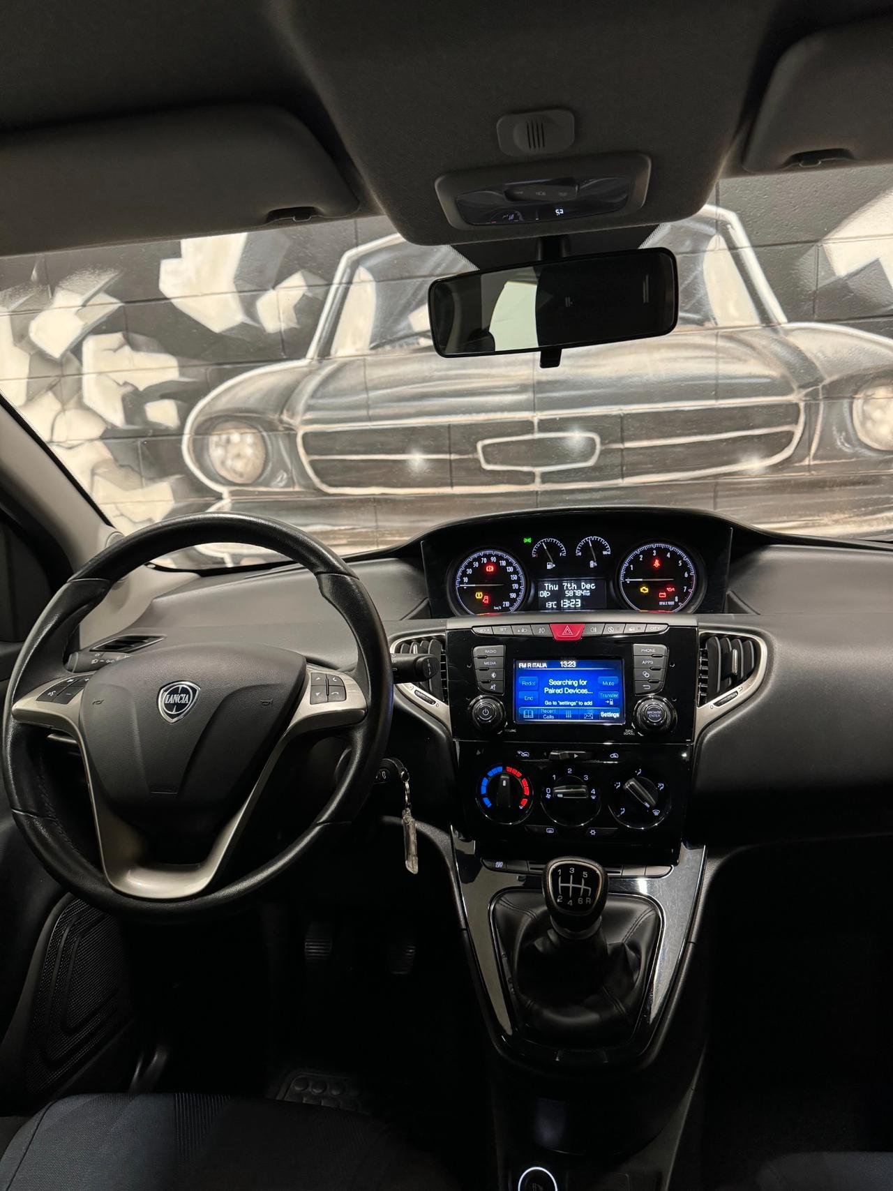 Lancia Ypsilon 1.0 FireFly 5 porte S&S Hybrid Ecochic Gold