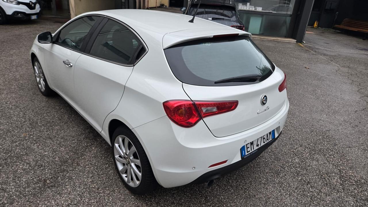 Alfa Romeo Giulietta 1.6 JTDm-2 105 CV Exclusive