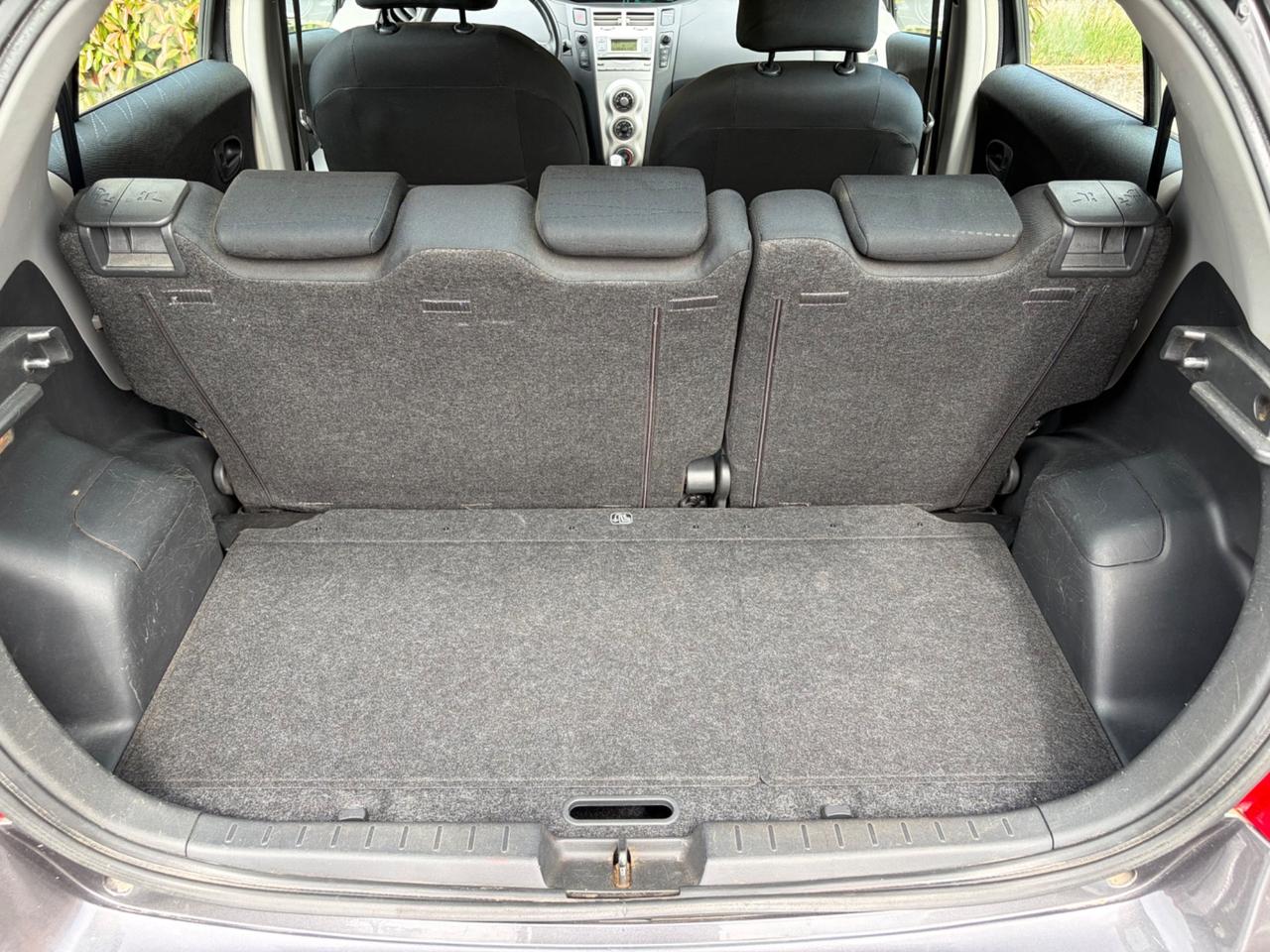 Toyota Yaris 1.0 5 porte