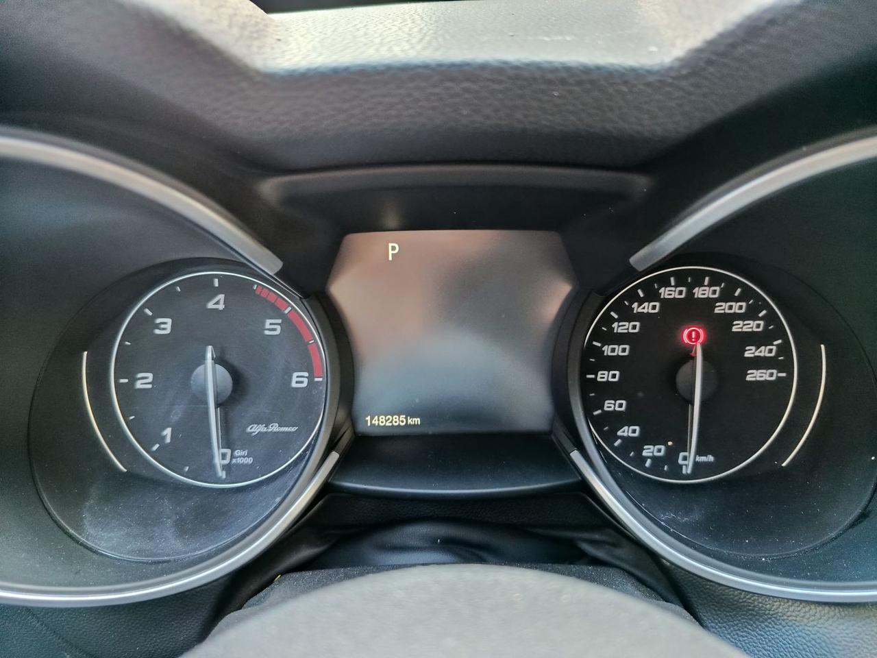 Alfa Romeo Stelvio Sport Tech 2.2 #7918