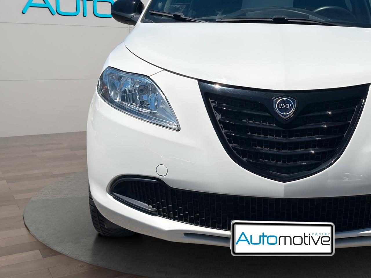 Lancia Ypsilon 1.2 69 CV 5 porte GPL Ecochic Silver
