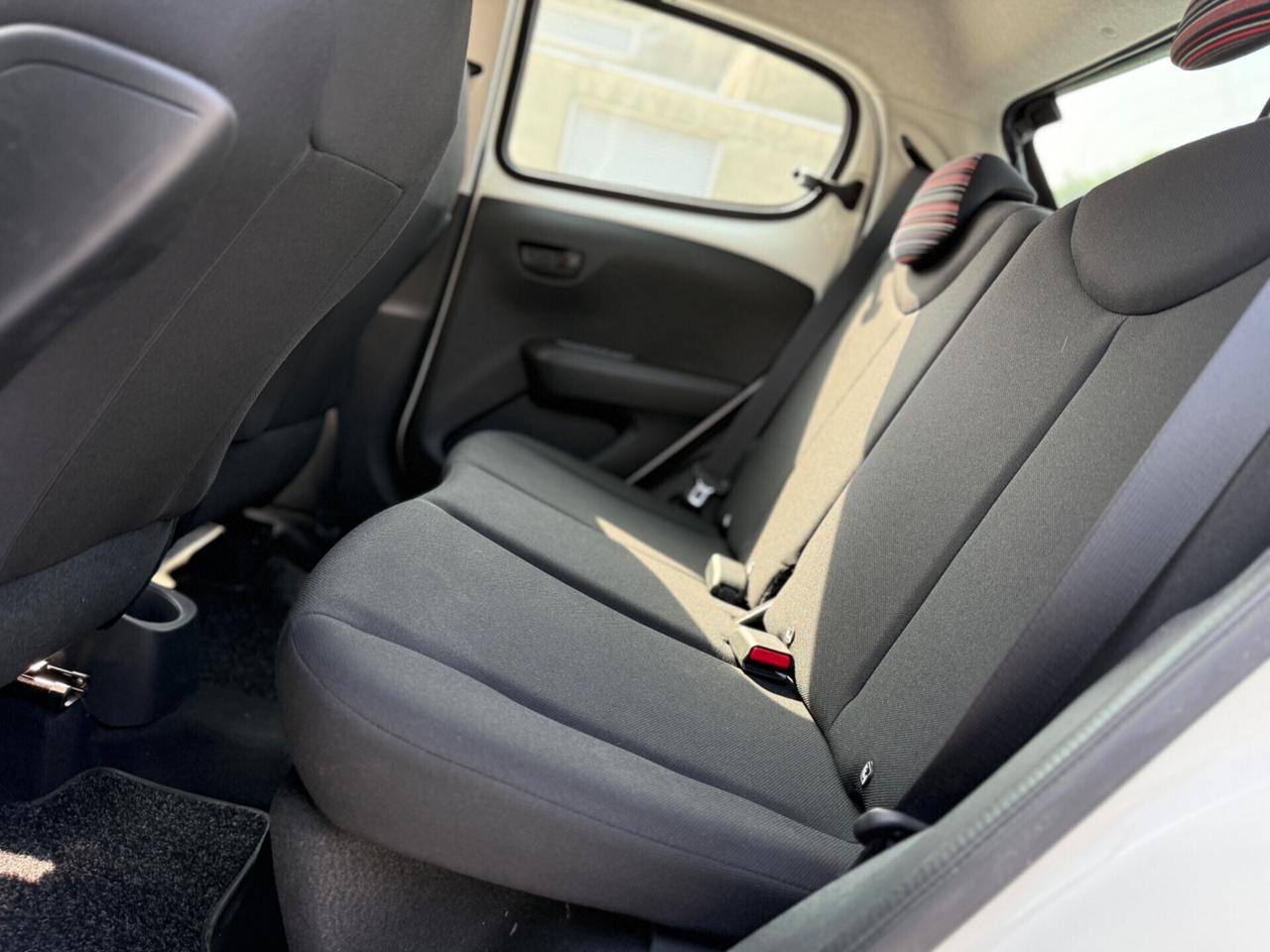 Citroen C1 VTi 72 CV 5 porte pari al nuovo km 0