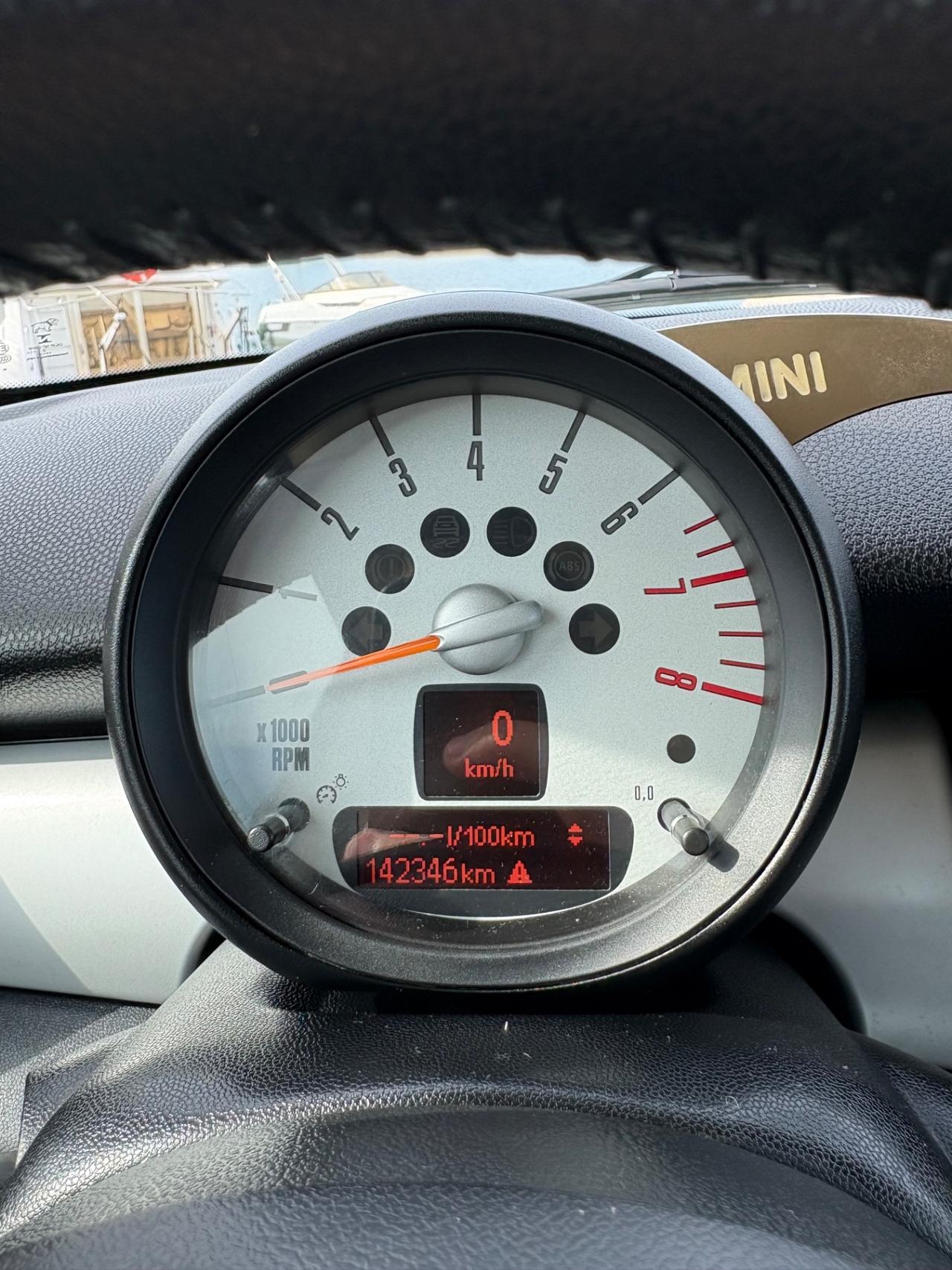 Mini 1.6 16V One (55kW)