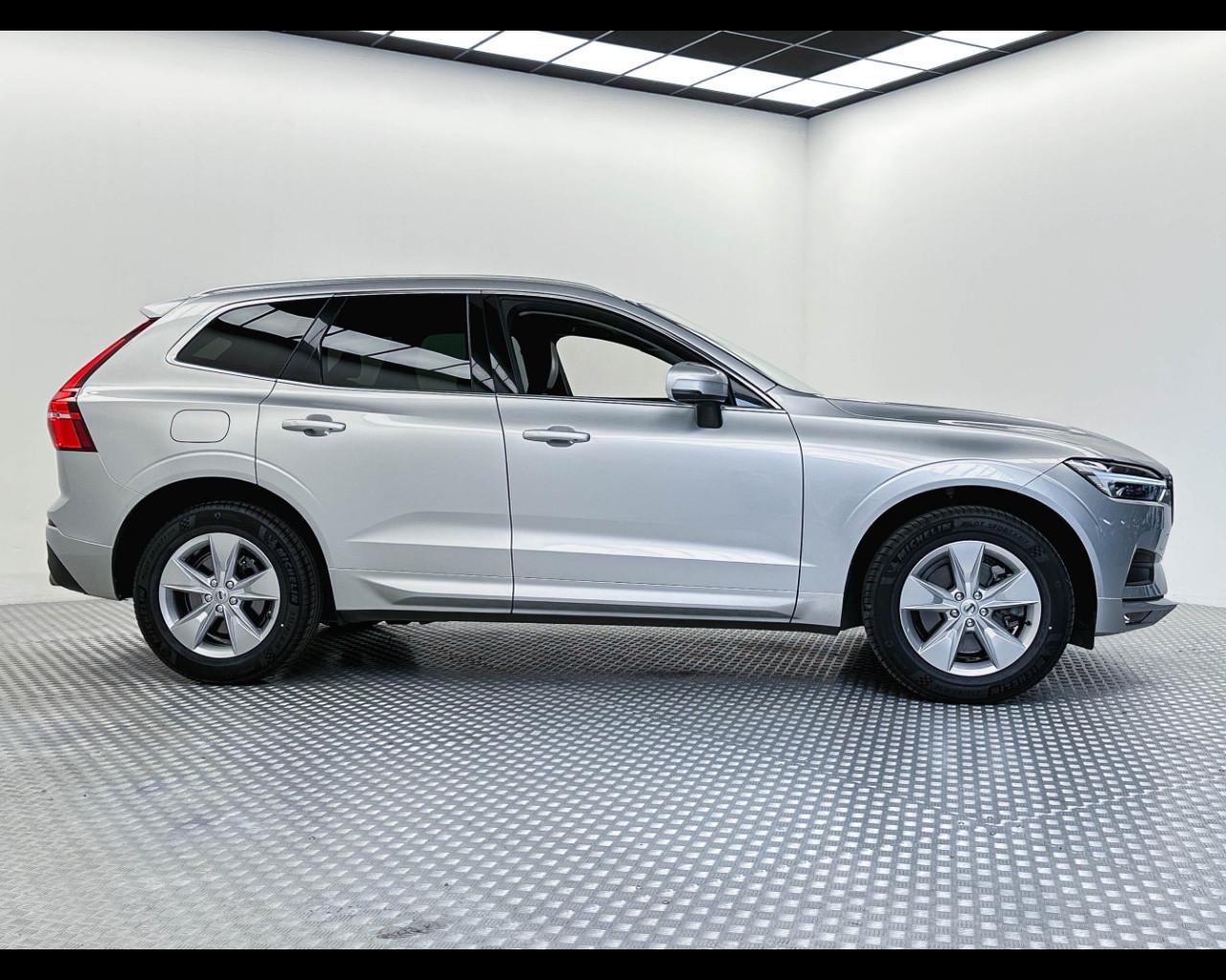 VOLVO XC60 B4 (d) AWD Geartronic Momentum Pro