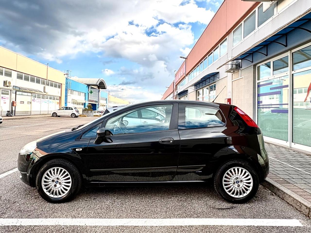 Fiat Grande Punto 1.2 benzina ok neopatentati