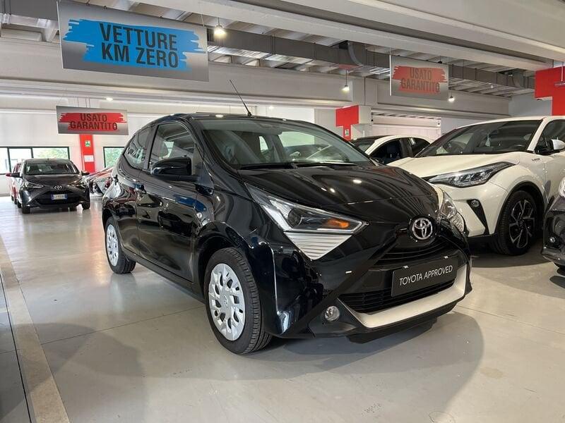 Toyota Aygo Connect 1.0 VVT-i 72 CV 5 porte x-play