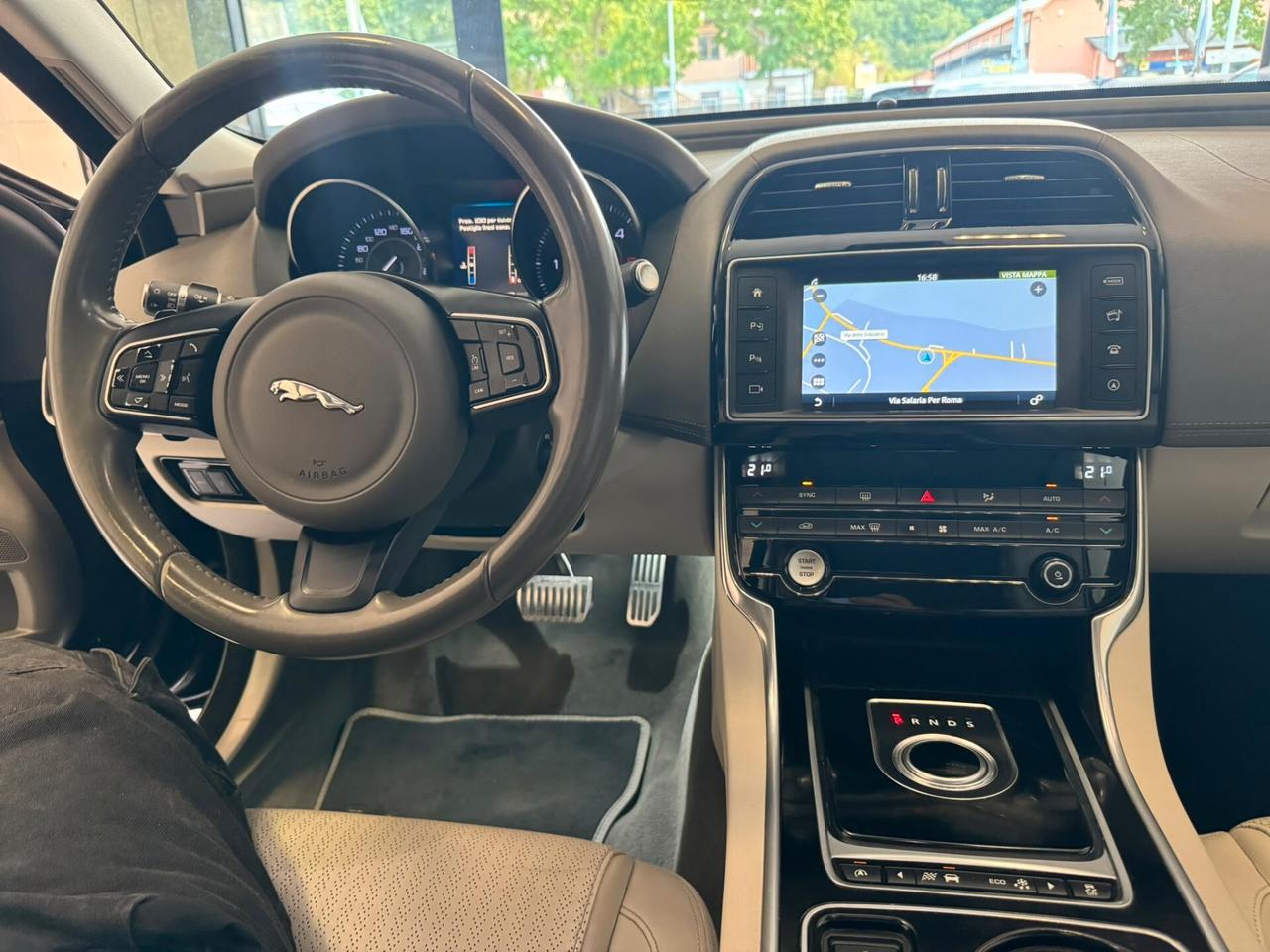 Jaguar XE 2.0 D Turbo aut. Portfolio