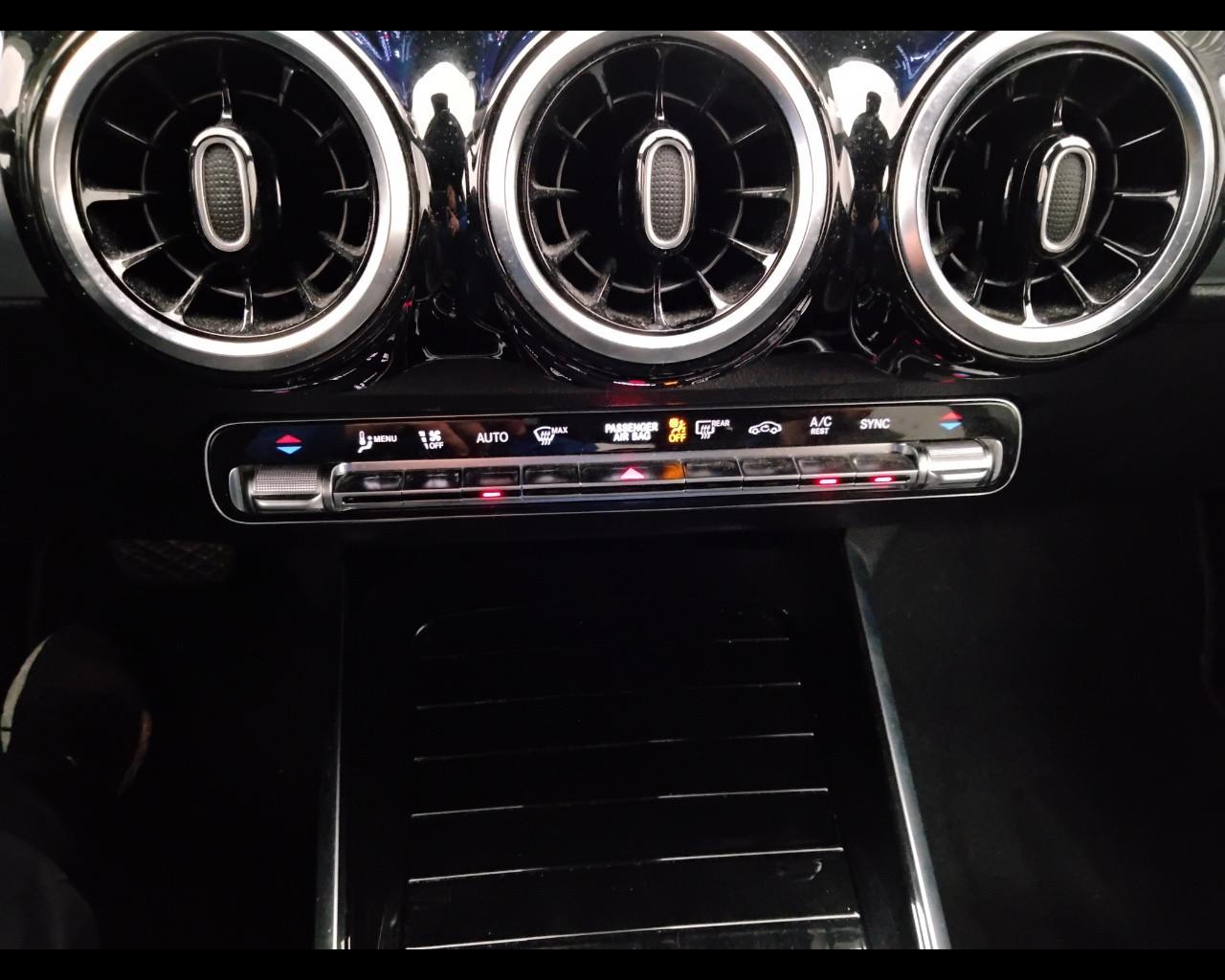 Mercedes-Benz GLB - X247 2019 - GLB 200 d Sport Plus auto