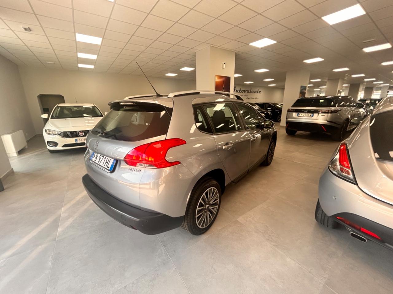 Peugeot 2008 1.2 benzina 82cv 2015 neopatentati