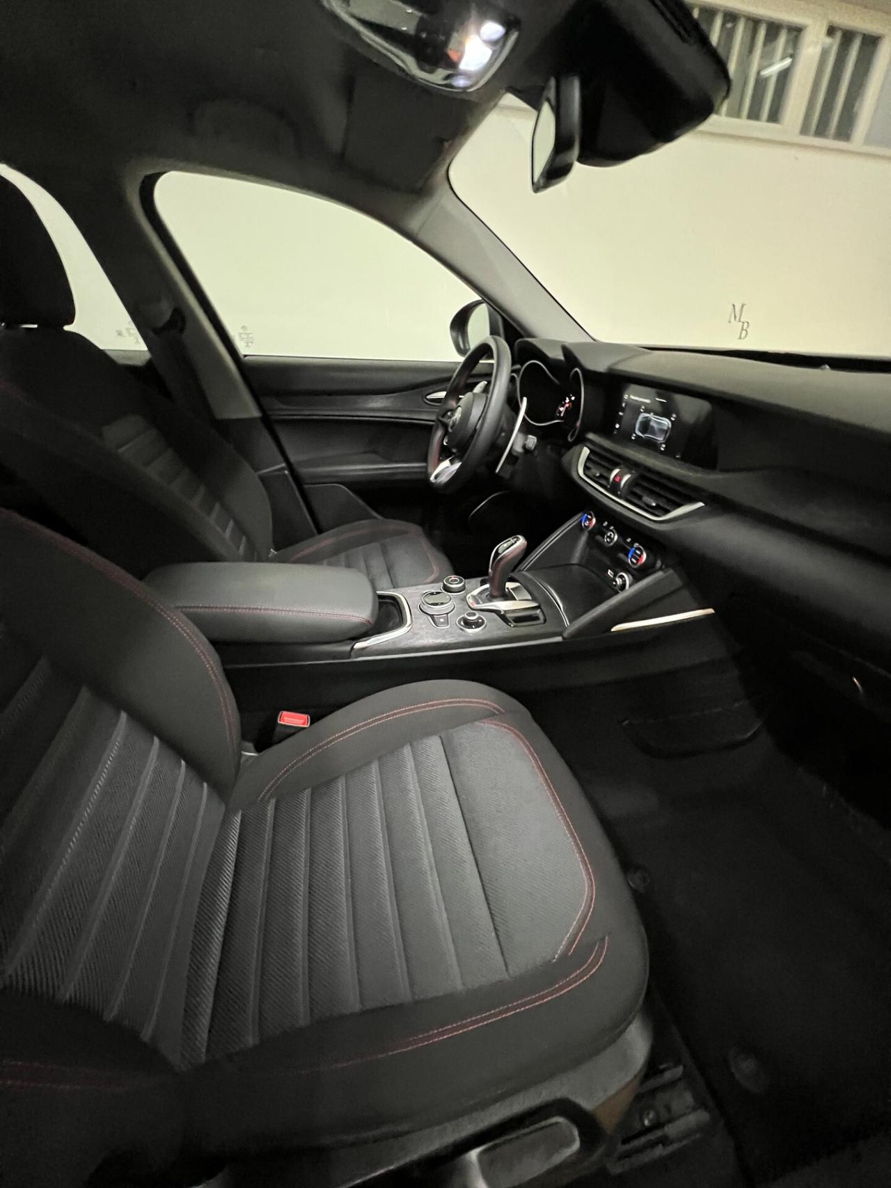 Alfa Romeo Stelvio 2.2 Turbodiesel 190 CV AT8 Q4 Business