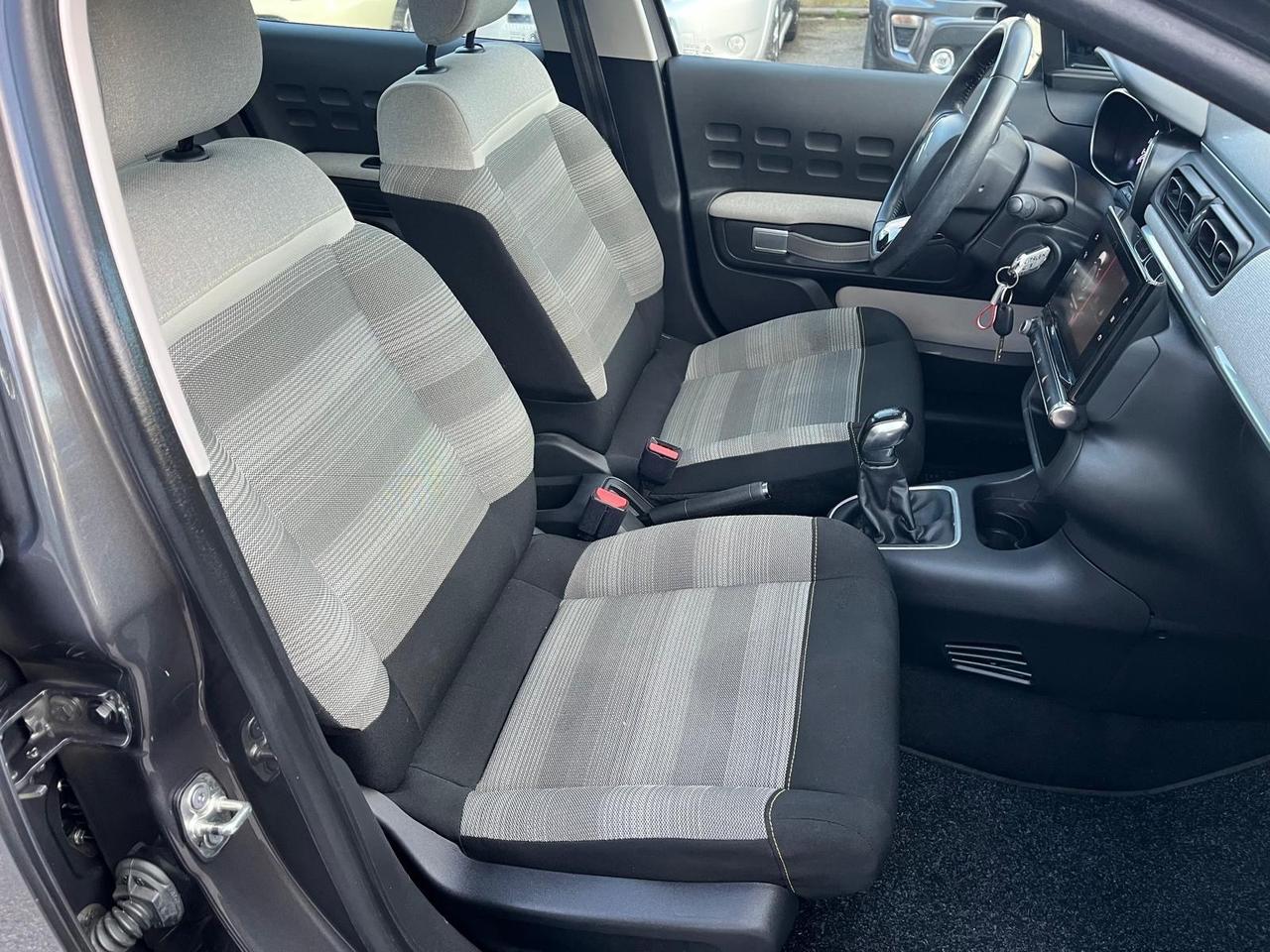 Citroen c3-1.2 benz -“SHINE”-km 99000-2019