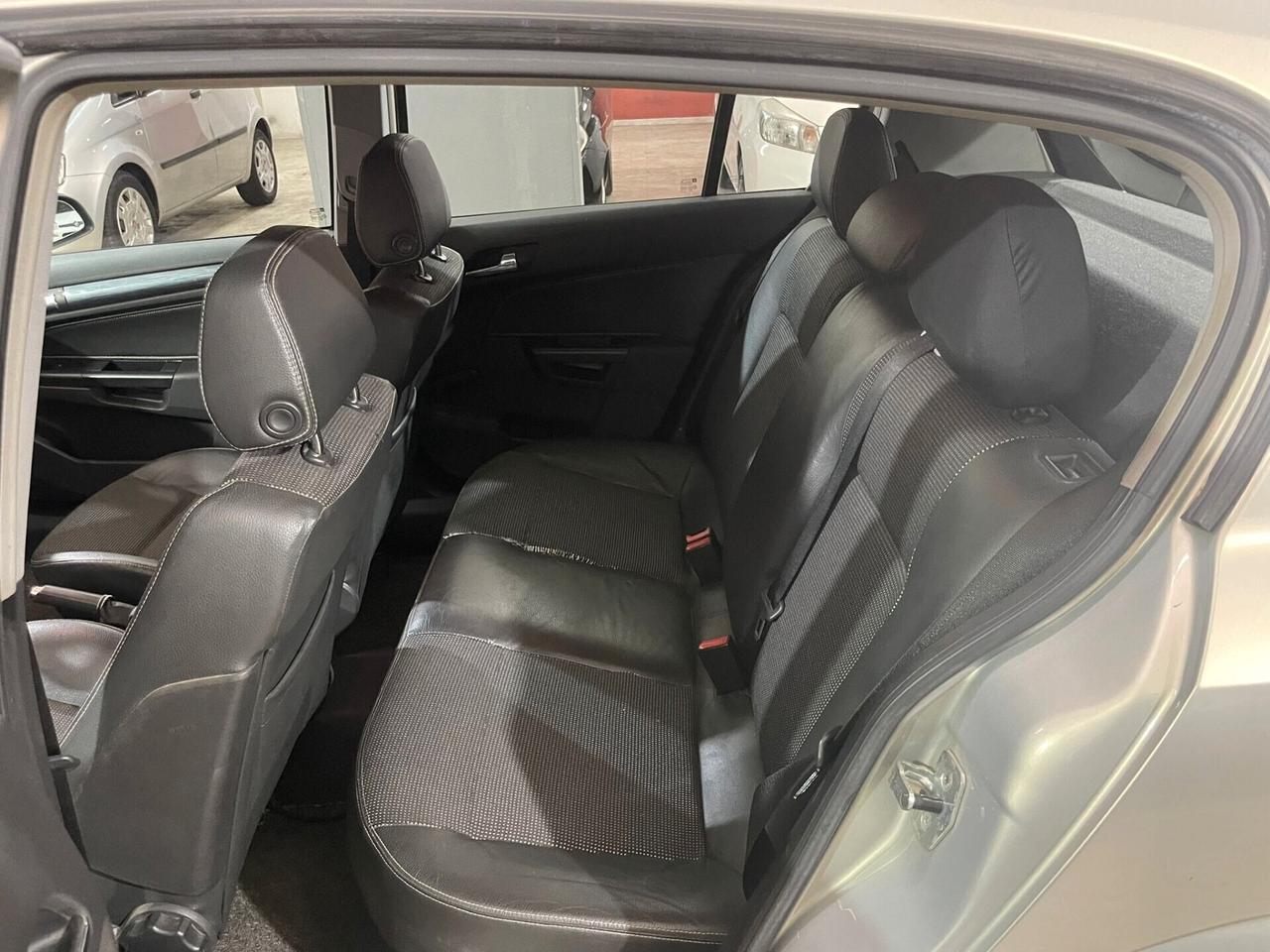 Opel Astra 1.4 16V Twinport 5 porte Enjoy