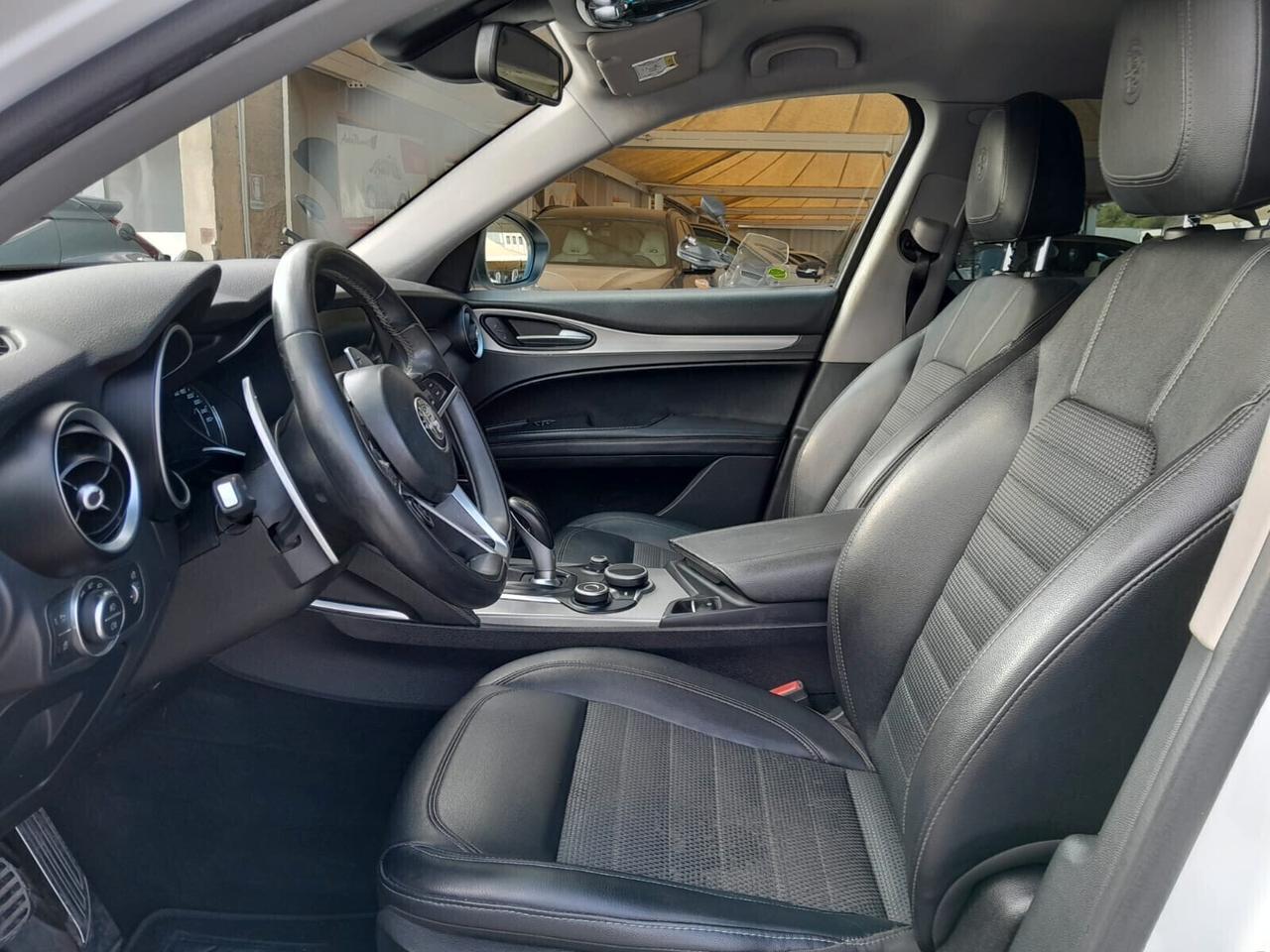 Alfa Romeo Stelvio 2.2 Turbodiesel 210 CV AT8 Q4 Executive