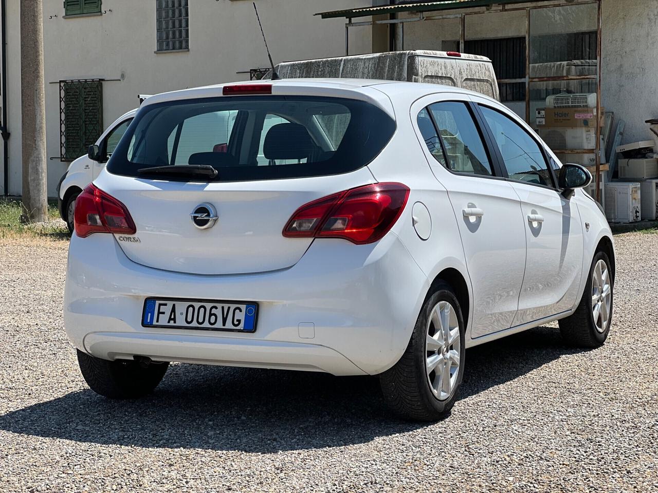 Opel Corsa 1.2 Benzina-Gpl