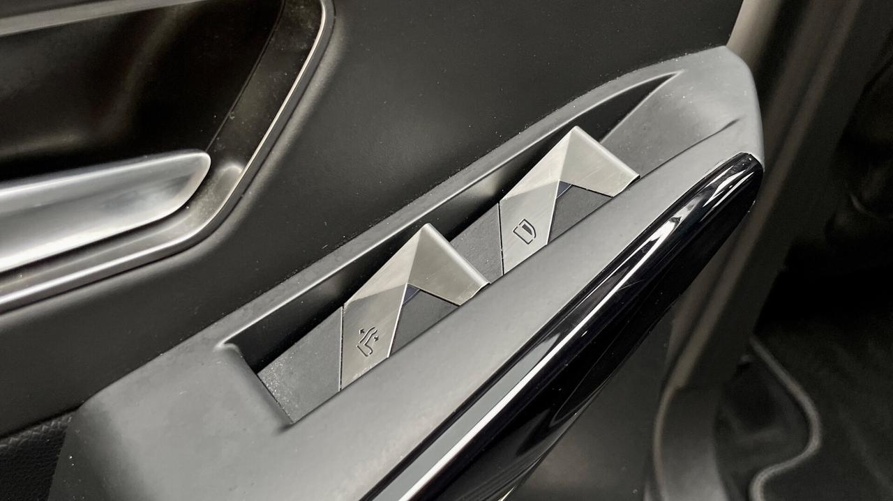 DS7 CROSSBACK 1.5 RIVOLI 130CV - VIRTUAL COCKPIT, PELLE, TETTO, NEOPATENTATI