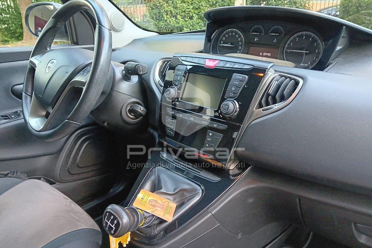 LANCIA Ypsilon 1.2 69 CV 5 porte GPL Ecochic Gold