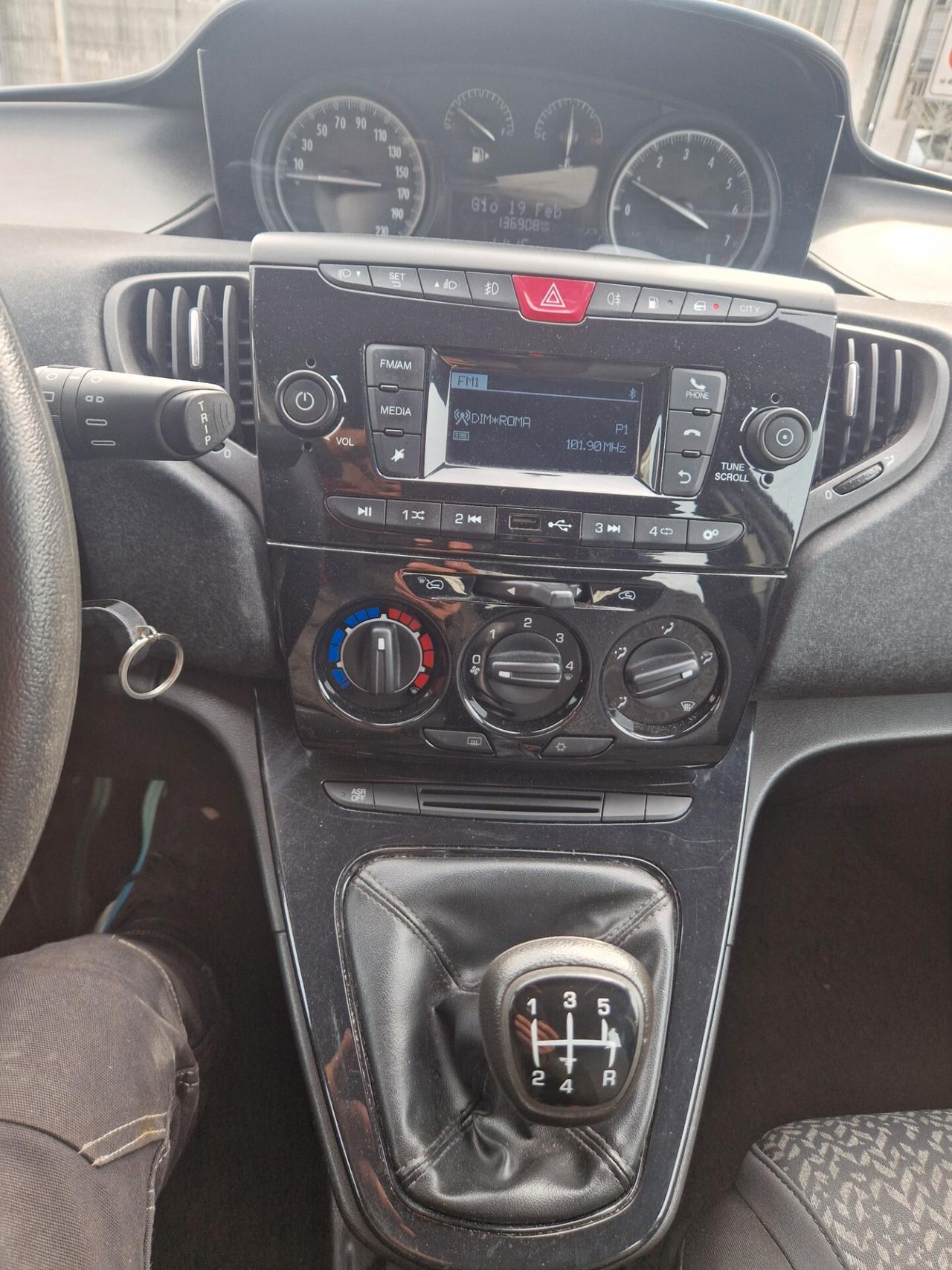 Lancia Ypsilon 1.2 69 CV 5 porte GPL Ecochic Platinum