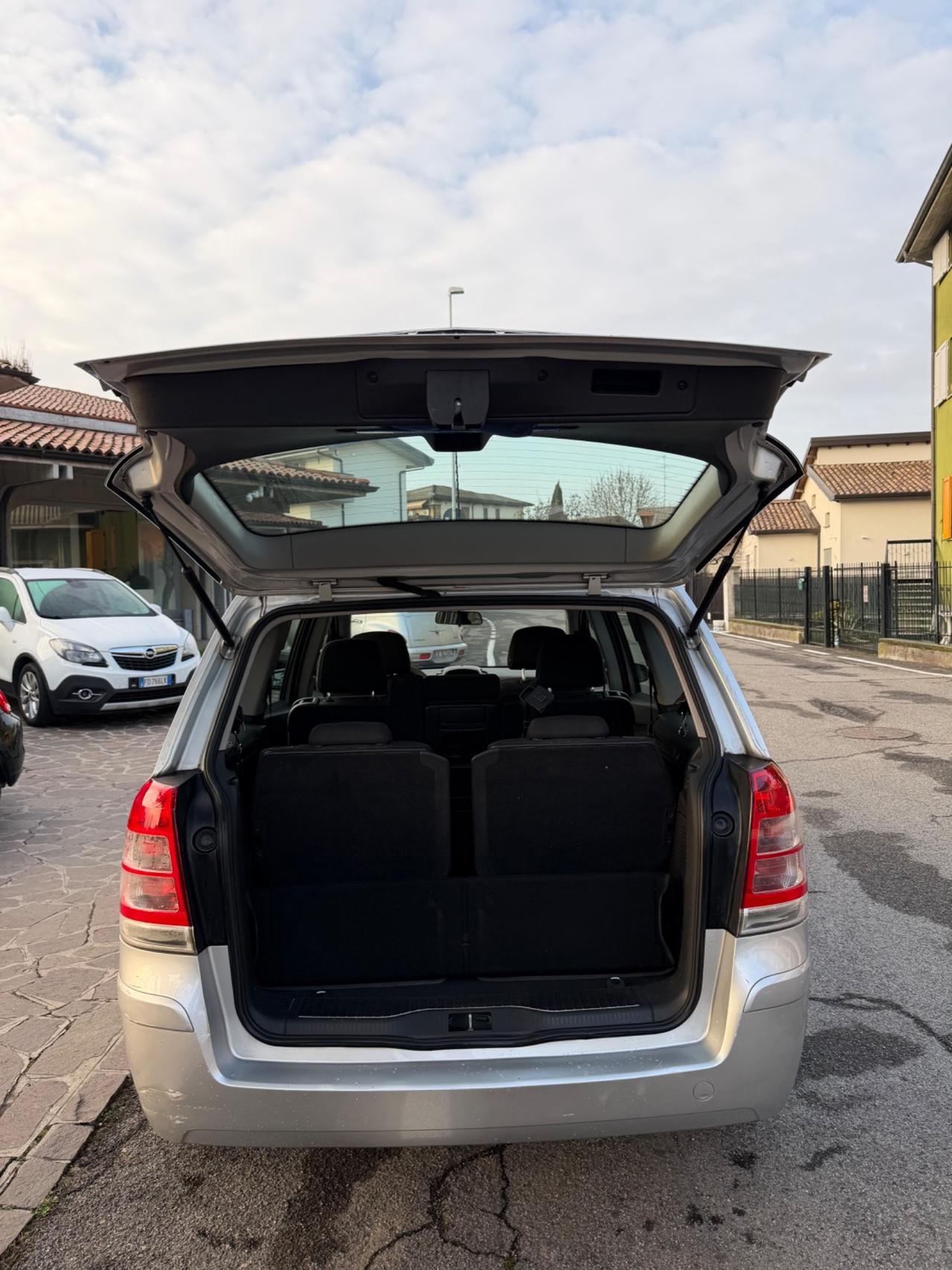 Opel Zafira 1.6 16V VVT Enjoy