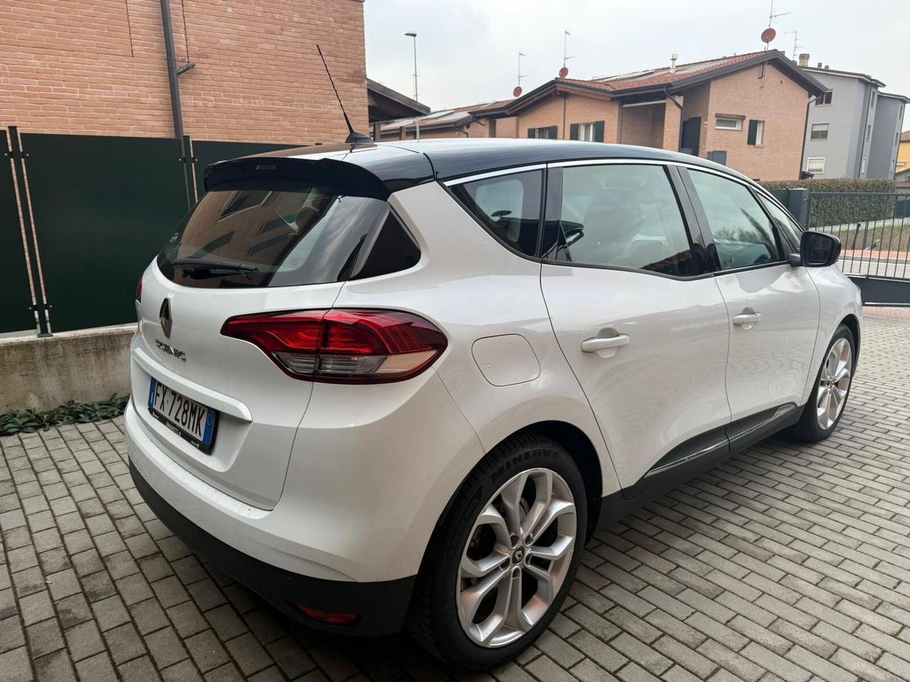 Renault Scenic Scénic Blue dCi 120 CV EDC Intens
