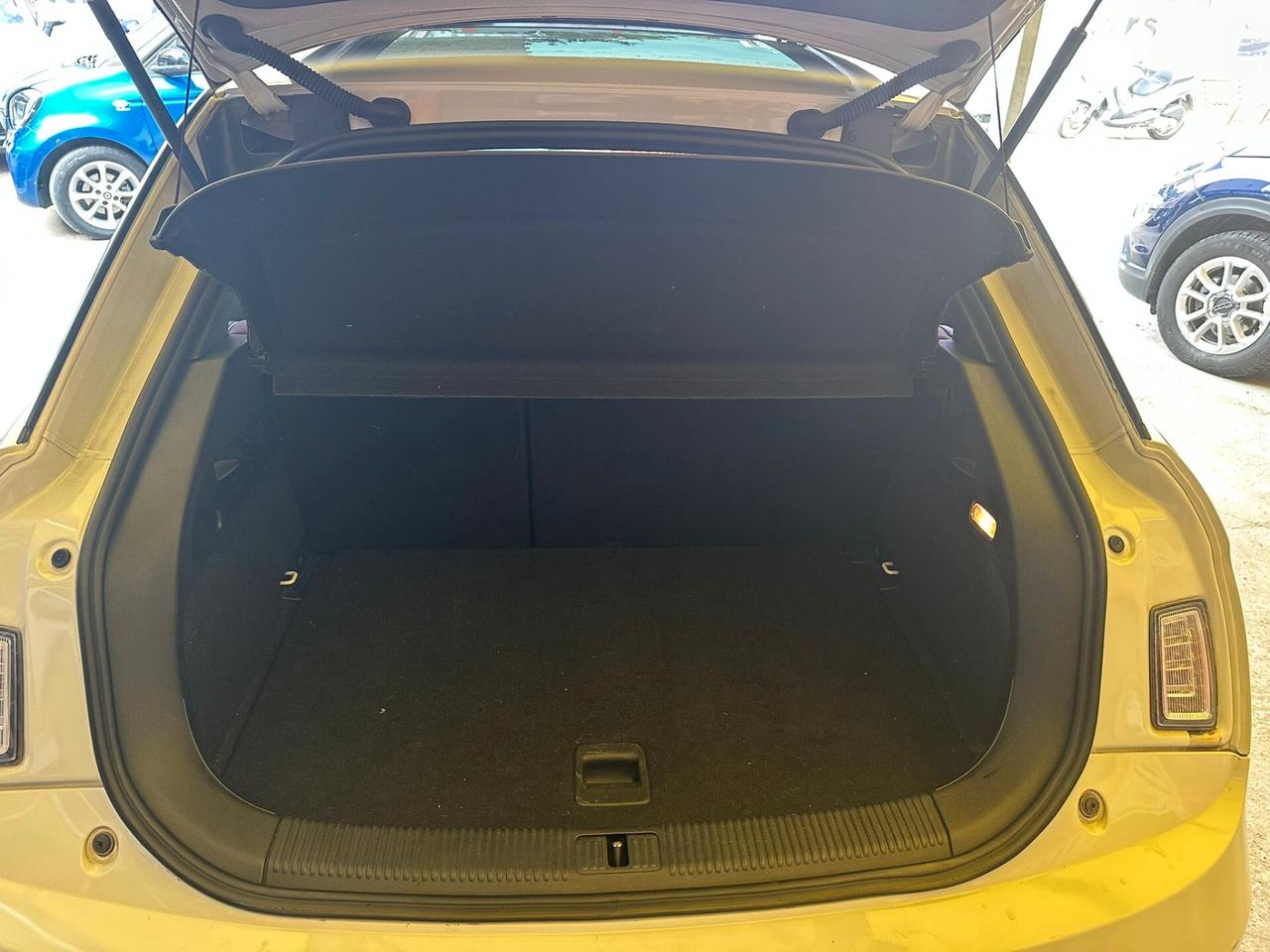 Audi A1 1.4cc benzina 12 mesi garanzia-2013
