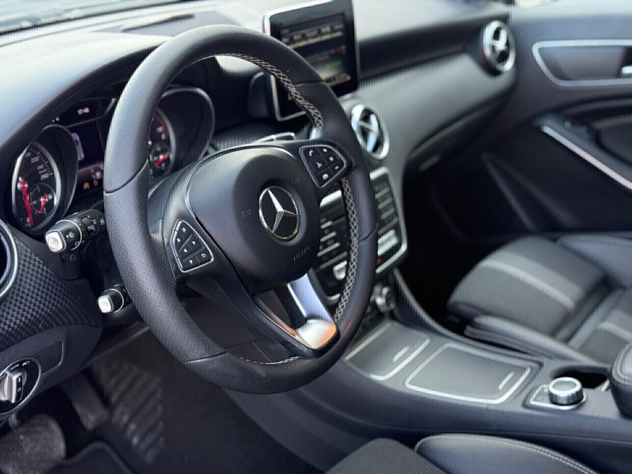 Mercedes-benz A 180 SPORT Line - Premium Next auto