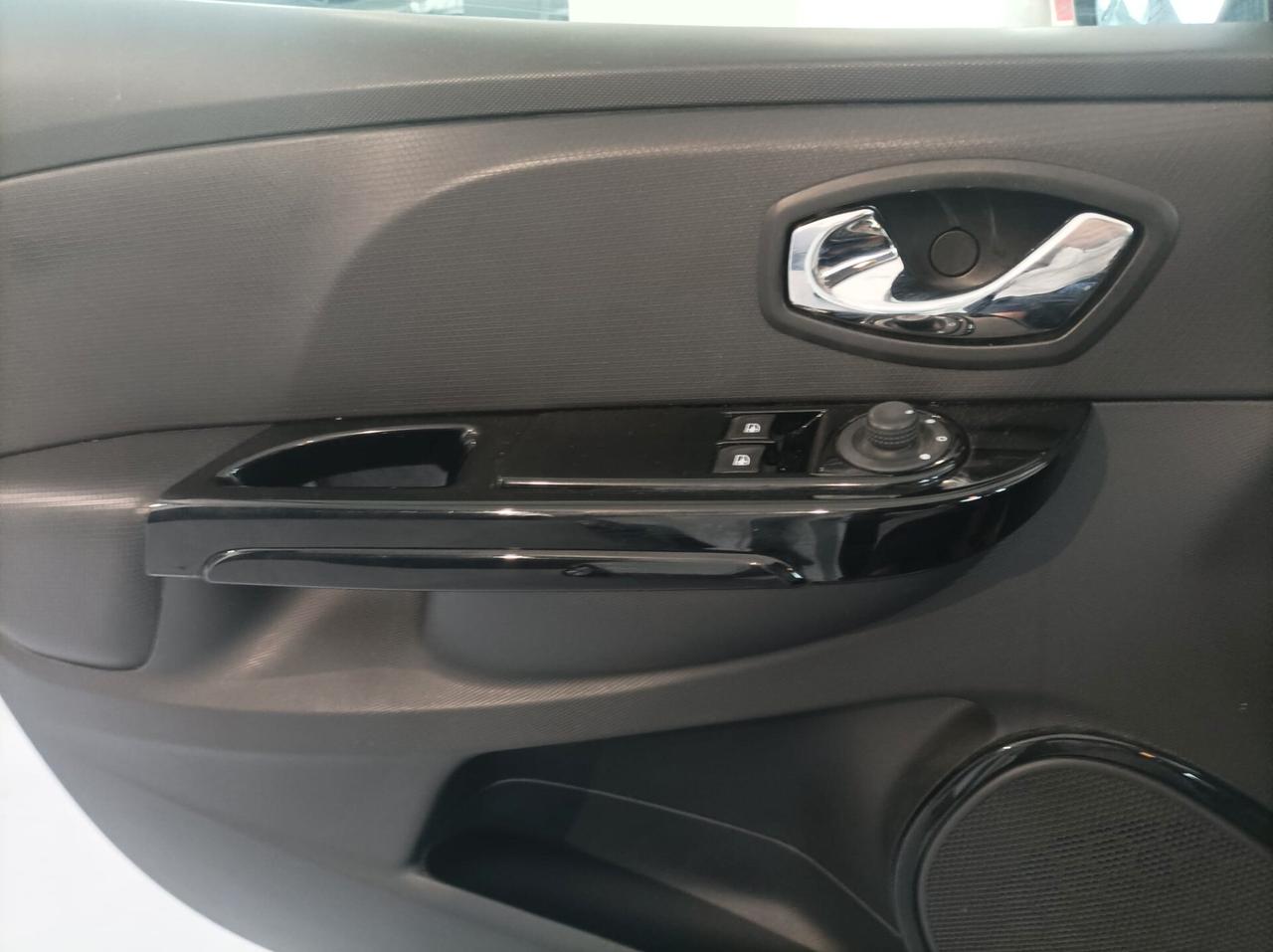 Renault Clio 1.2 16V 5 porte Live! SOLO 113000KM
