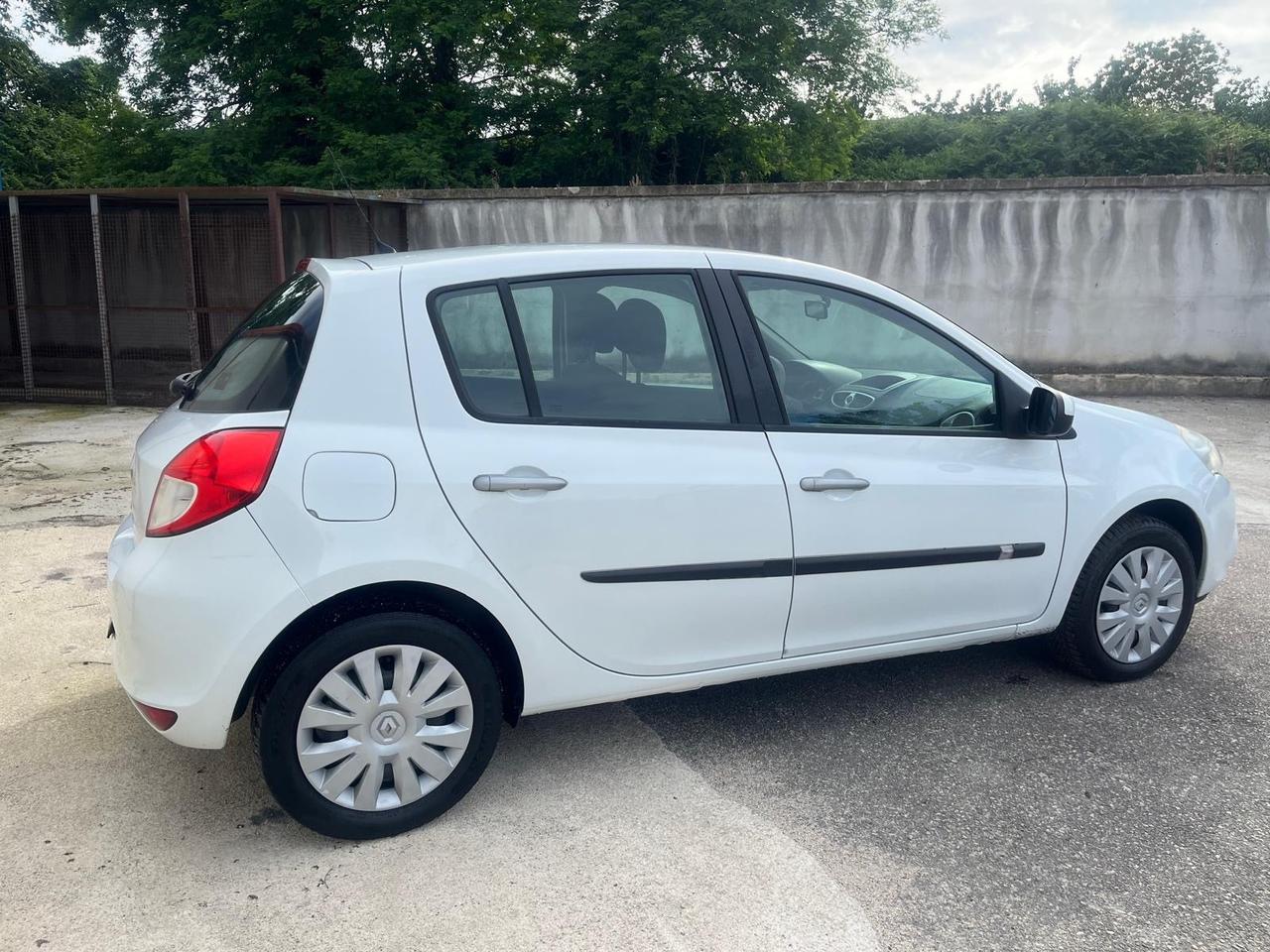 Renault clio 5P-1.2 gpl - km 130000-11/2010