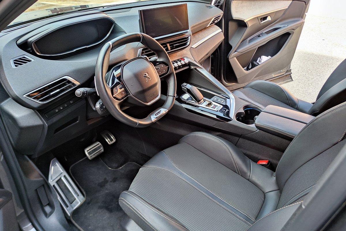 PEUGEOT 3008 Hybrid4 300 e-EAT8 GT Pack