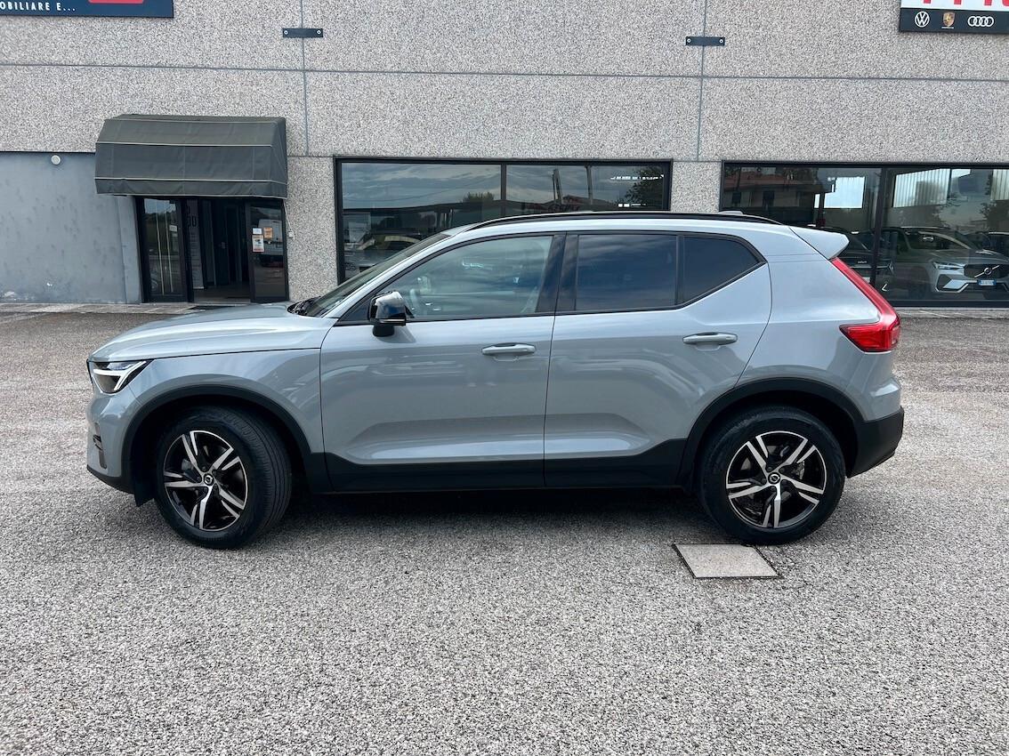 Volvo XC40 2.0 b3 Plus Black Edition auto - Tetto Apribile FULL OPTIONAL!!!