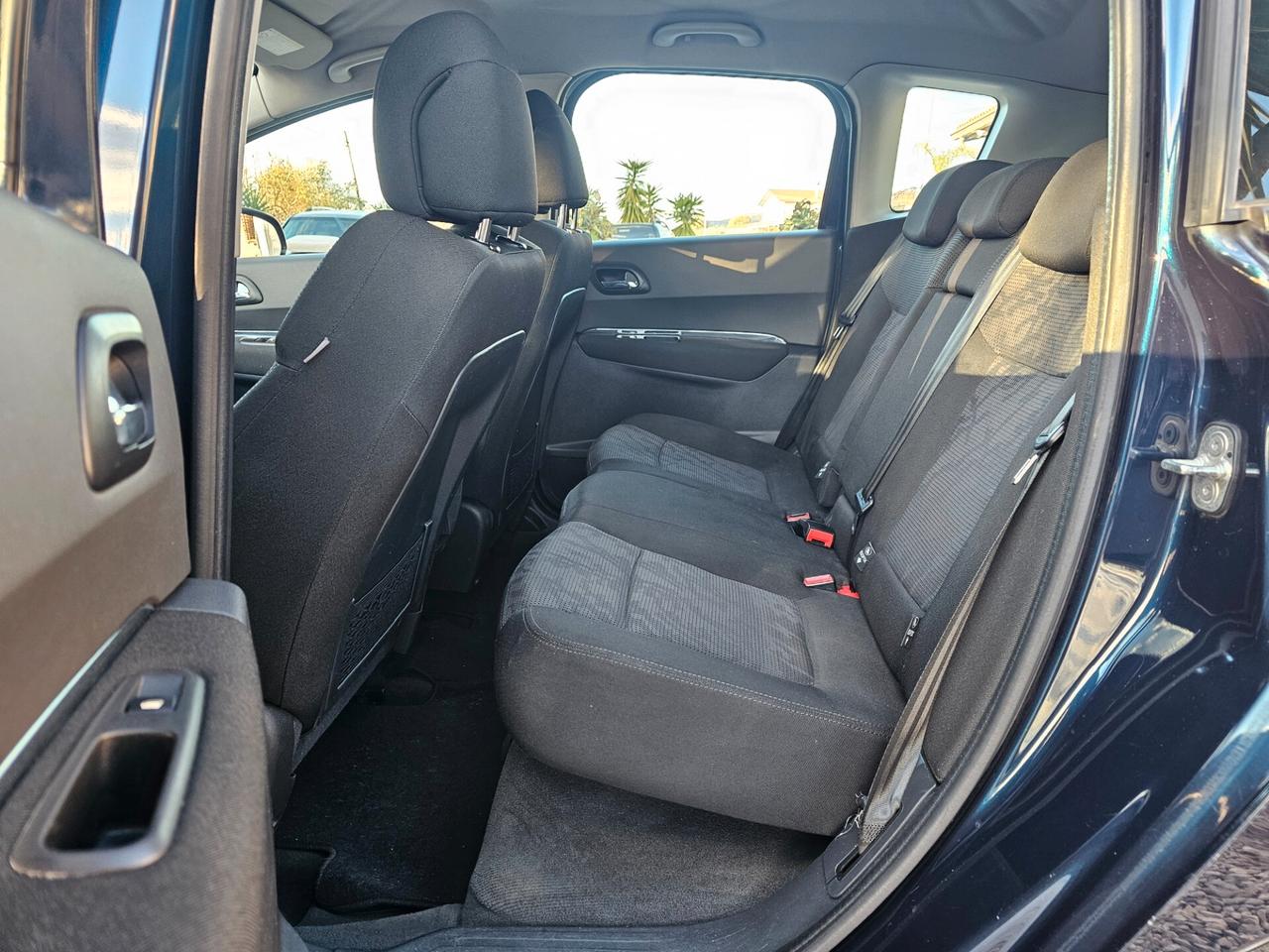 Peugeot 3008 1.6 HDi 112CV cambio robotizzato Business