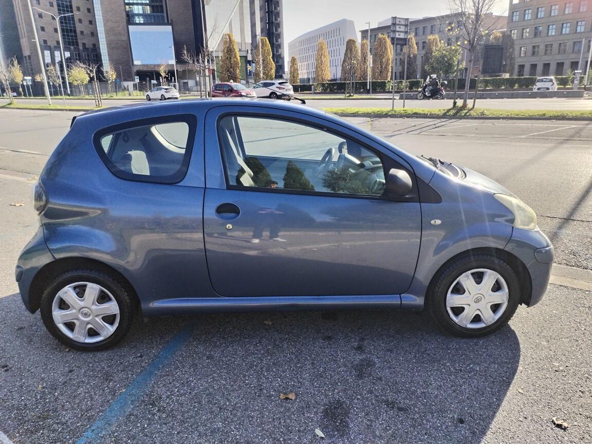 TOYOTA AYGO 1.0 VVT 3 P 167000KM 2009 CONSEGNA TAGLIANDATA