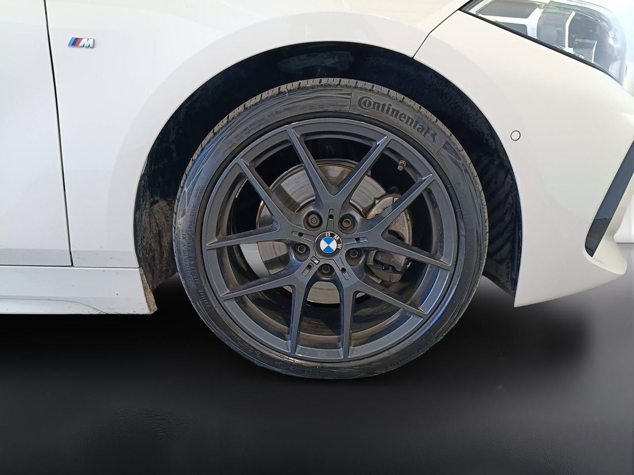 BMW Serie 1 F40 - 118d Msport auto