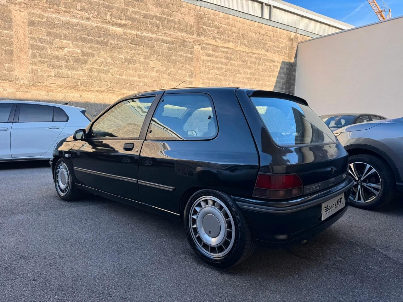 Renault Clio 1.8i 16V cat