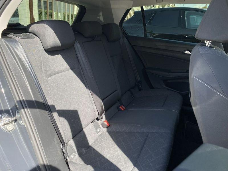 Volkswagen Golf 8 Life 2.0 TDI 116 CV