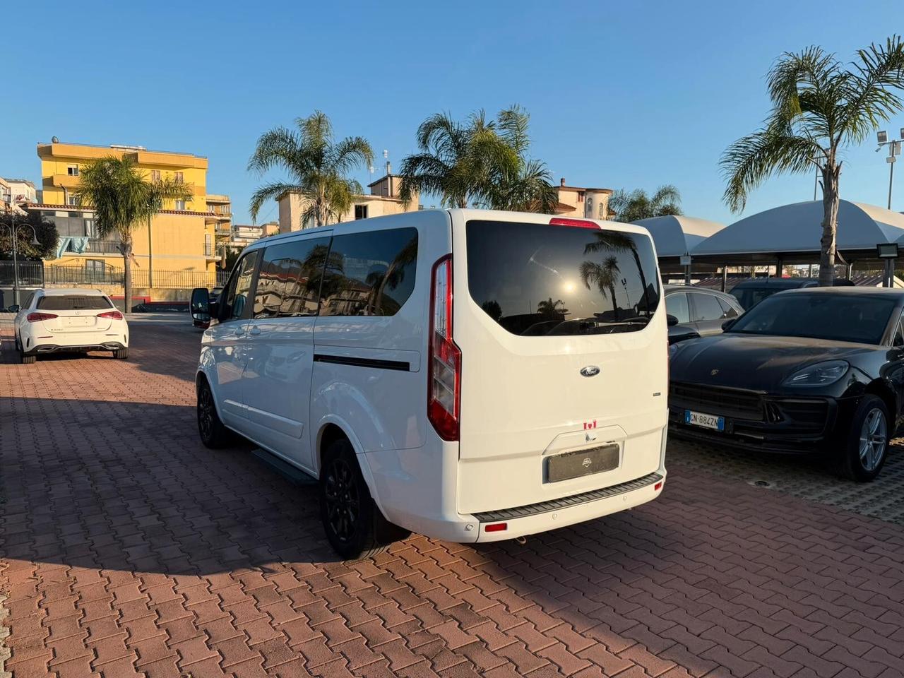 Ford Tourneo Custom 310 2.0 TDCi 130CV PL Titanium